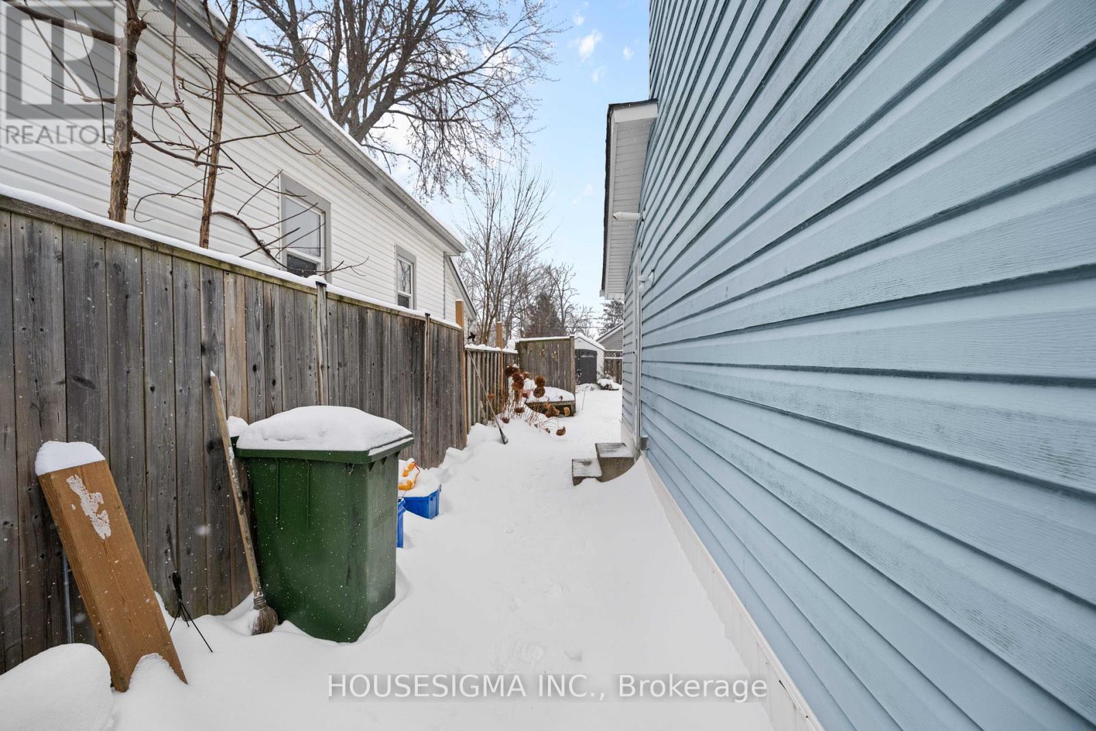 16 Centre Street, St. Thomas, Ontario  N5R 2Z2 - Photo 23 - X12738468