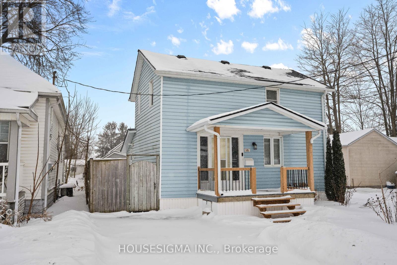 16 Centre Street, St. Thomas, Ontario  N5R 2Z2 - Photo 3 - X12738468