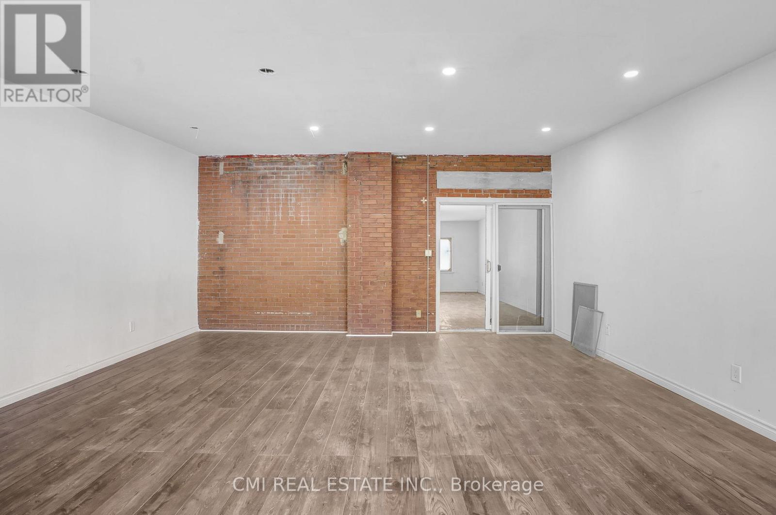 135 Madison Avenue S, Kitchener, Ontario  N2G 3M4 - Photo 4 - X12488322