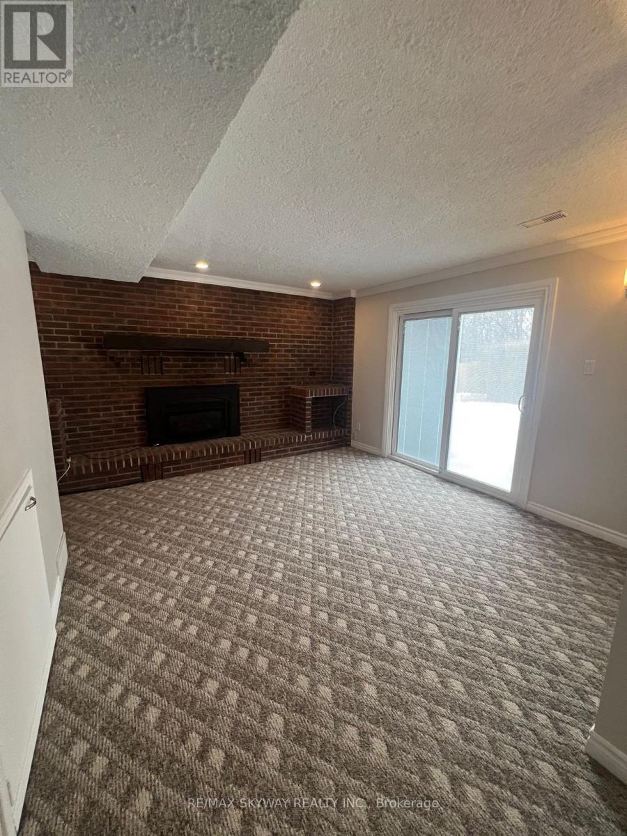 18 Matthew Court, Kitchener, Ontario  N2B 1W6 - Photo 16 - X12488440