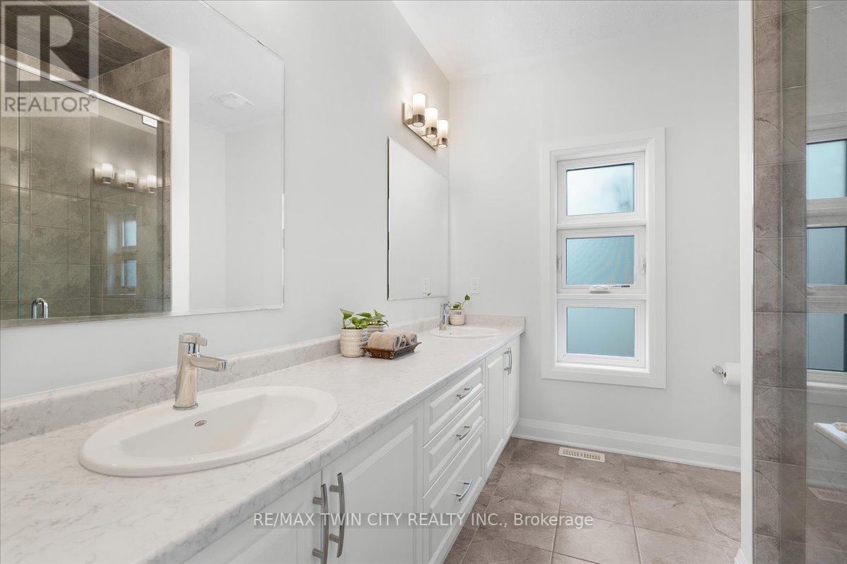 657 Benninger Drive, Kitchener, Ontario  N2E 0J2 - Photo 27 - X12488568