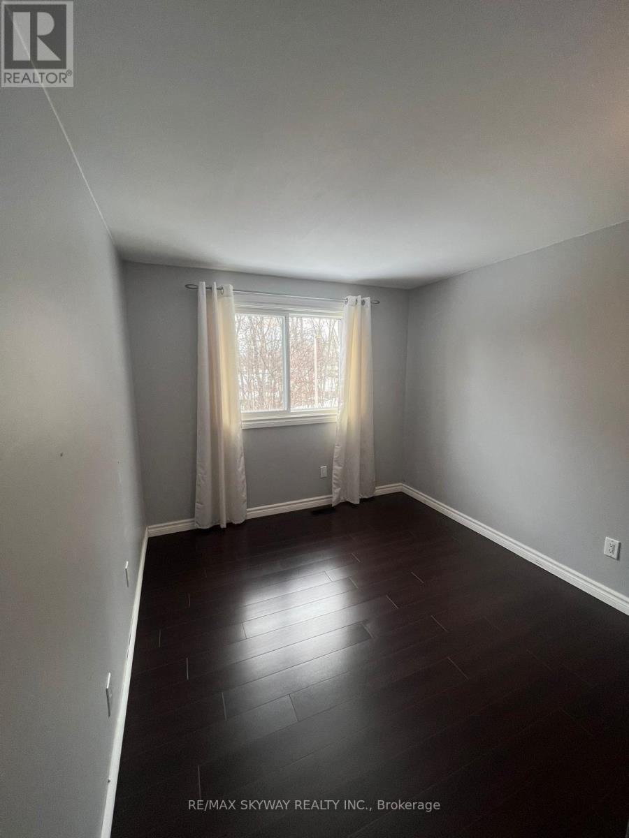 18 Matthew Court, Kitchener, Ontario  N2B 1W6 - Photo 11 - X12488440