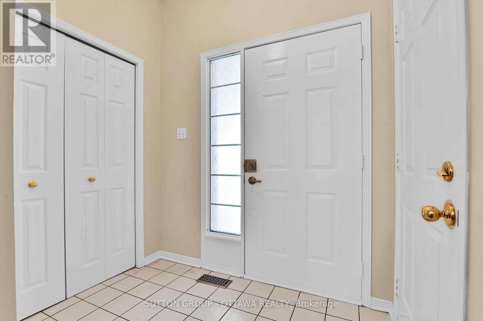 107 Jackman Terrace, Ottawa, Ontario  K2L 4C9 - Photo 4 - X12738482