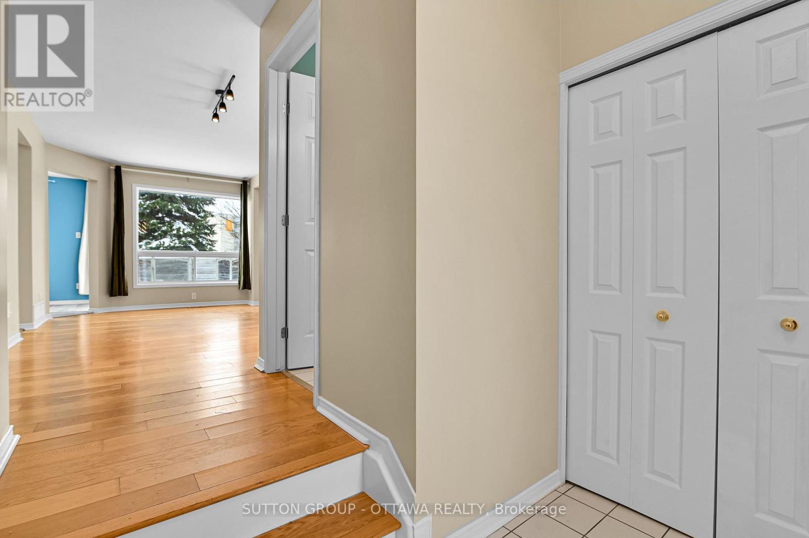 107 Jackman Terrace, Ottawa, Ontario  K2L 4C9 - Photo 5 - X12738482