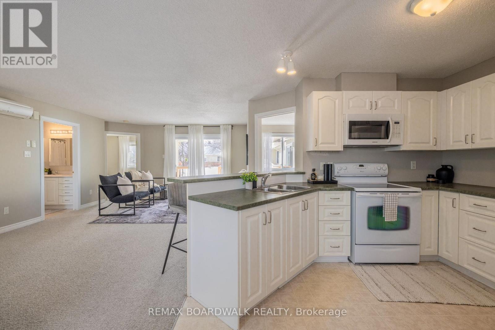 206 Oak Leaf Private, Ottawa, Ontario  K0A 2Z0 - Photo 3 - X12738510