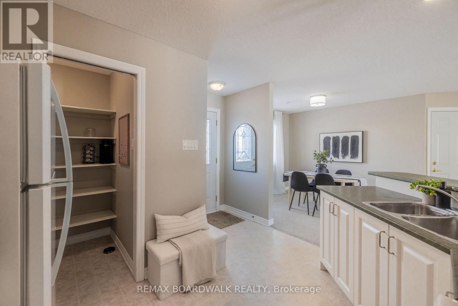 206 Oak Leaf Private, Ottawa, Ontario  K0A 2Z0 - Photo 7 - X12738510