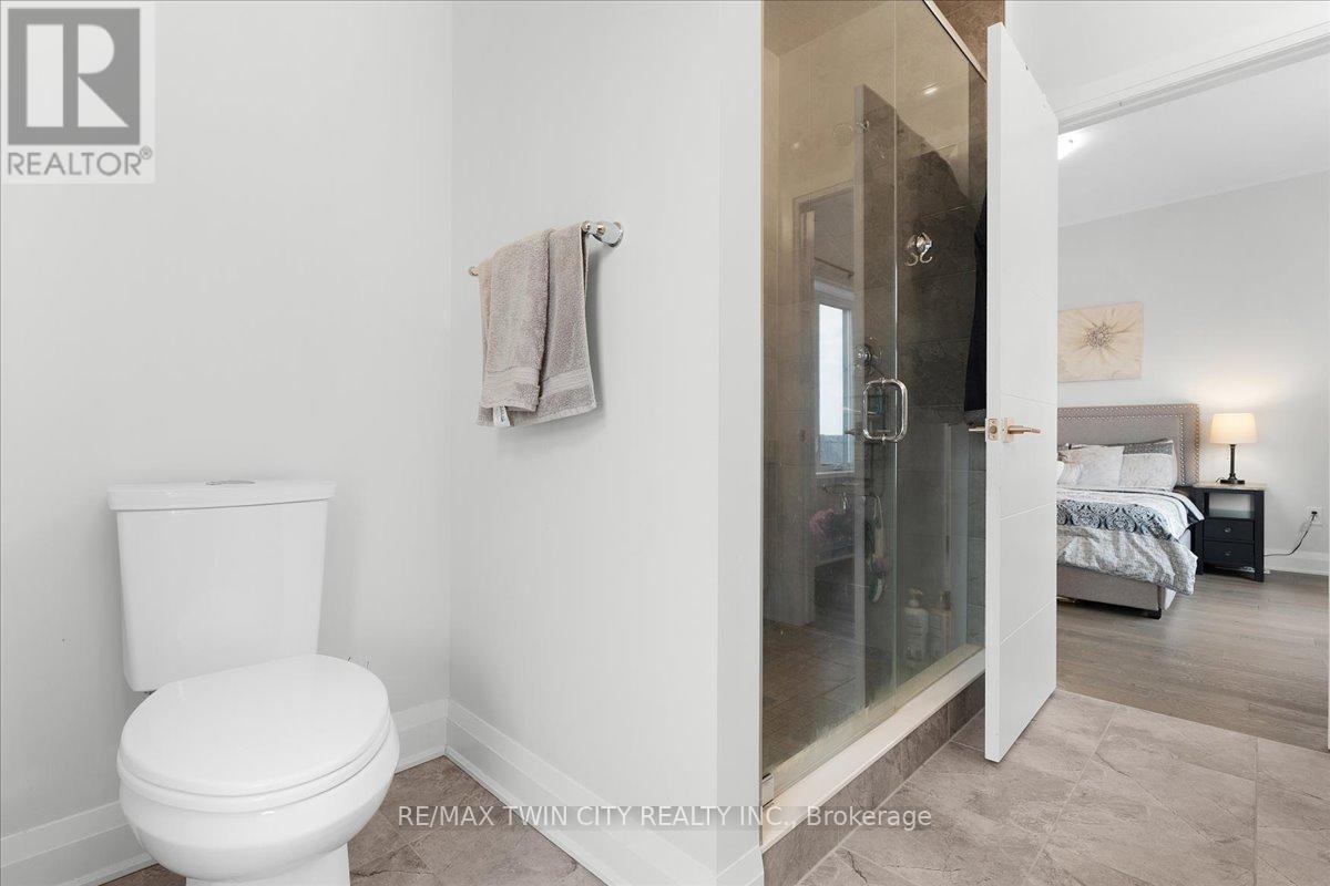 657 Benninger Drive, Kitchener, Ontario  N2E 0J2 - Photo 28 - X12488568