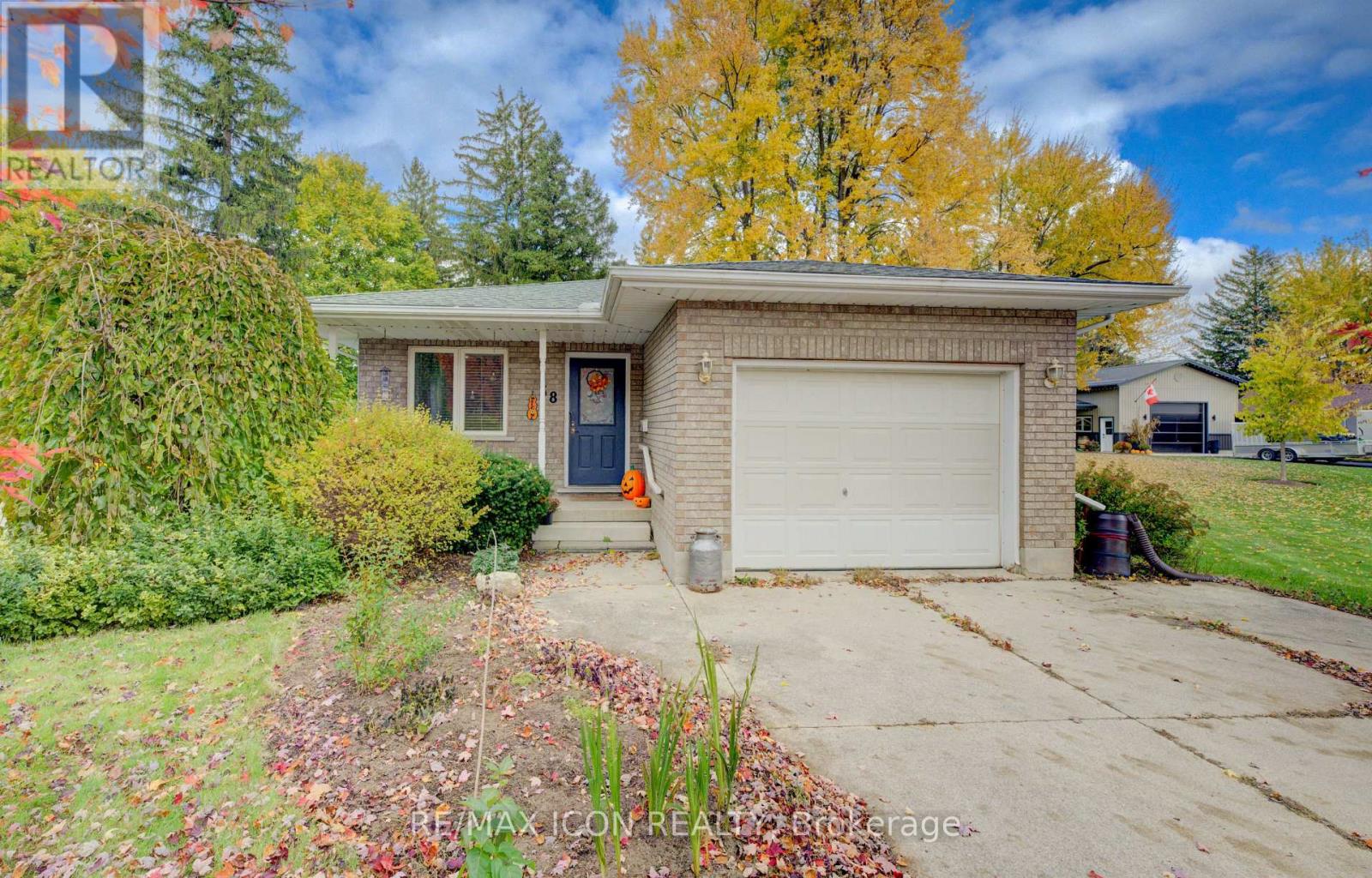 38 MILL STREET E, Perth East, Ontario