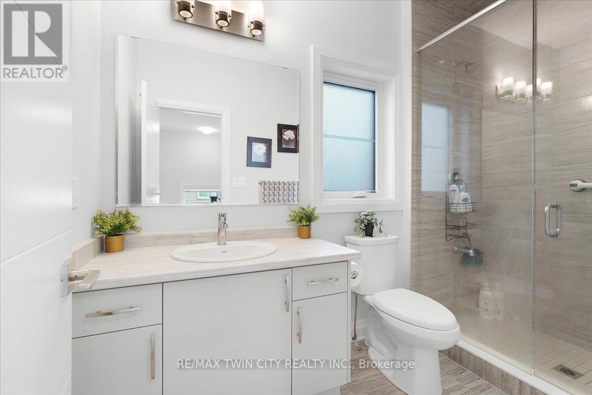 657 Benninger Drive, Kitchener, Ontario  N2E 0J2 - Photo 31 - X12488568