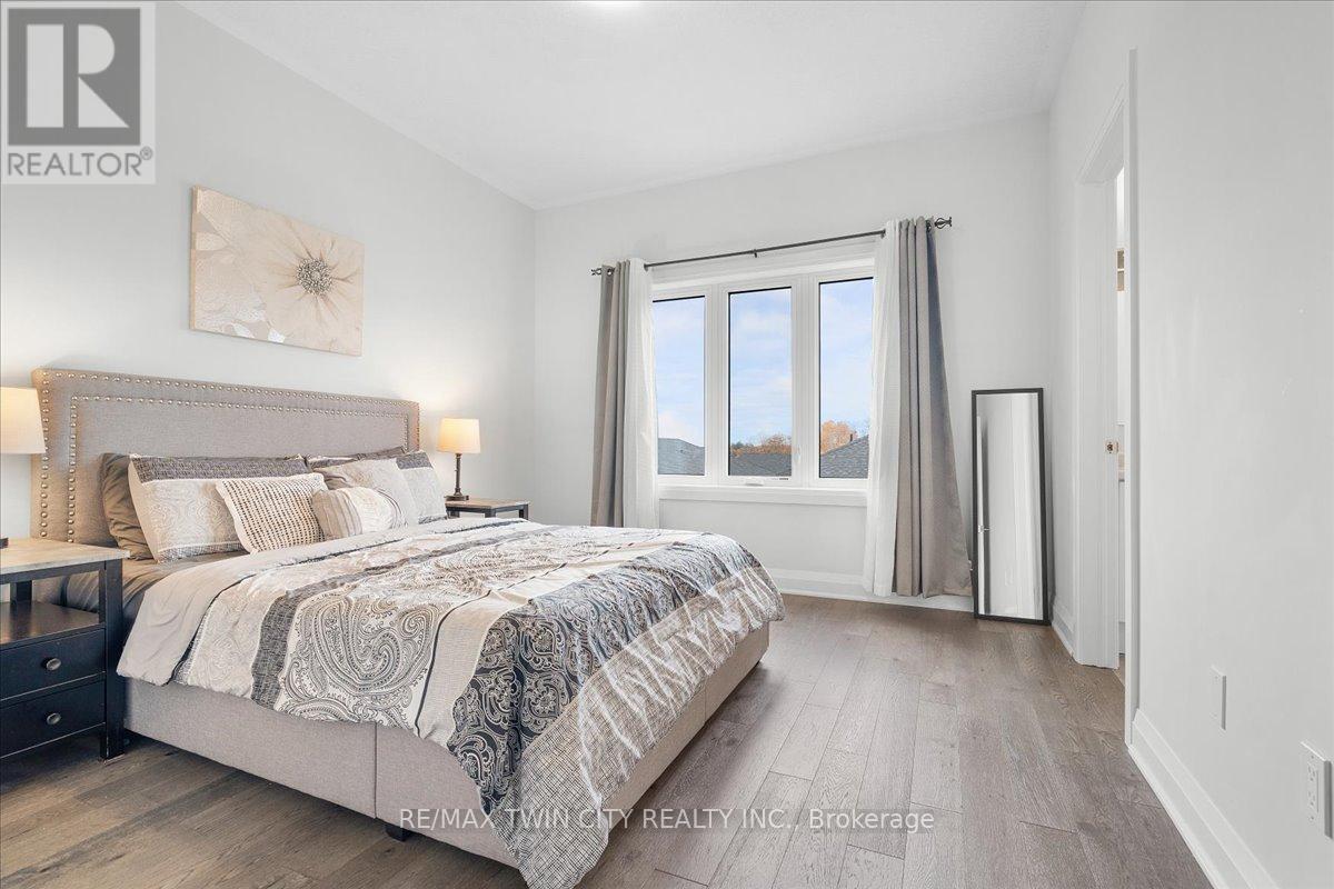 657 Benninger Drive, Kitchener, Ontario  N2E 0J2 - Photo 25 - X12488568