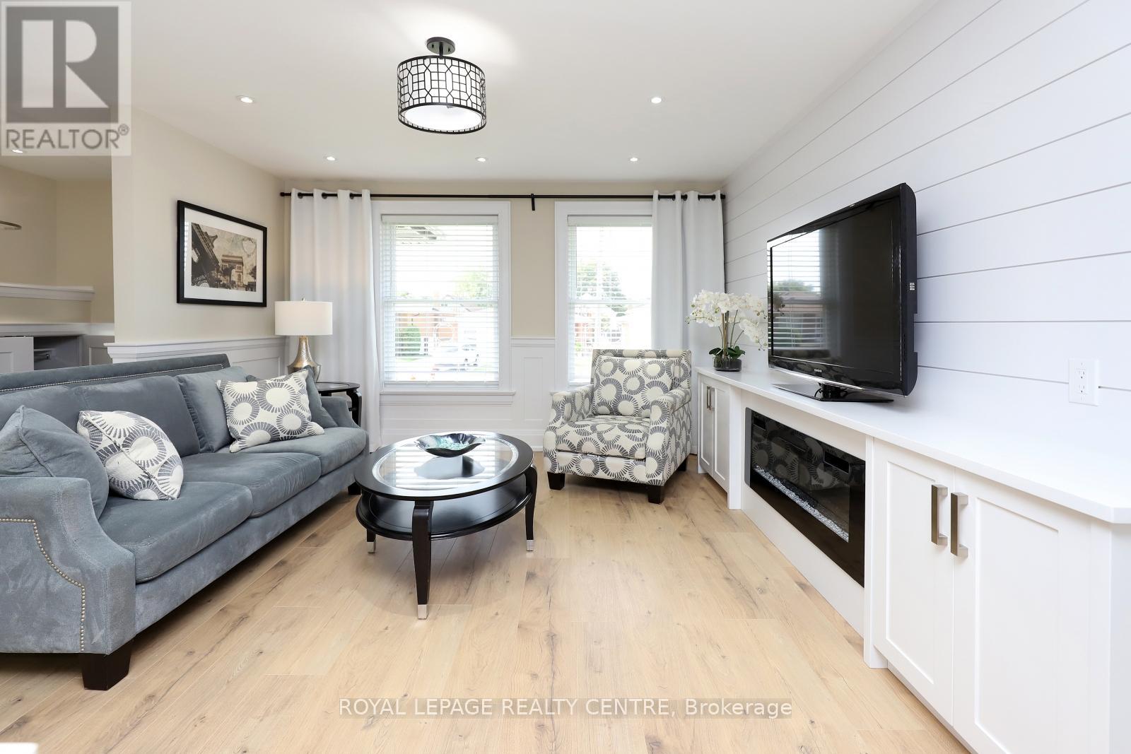 Main Lvl - 55 Flora Drive, Hamilton, Ontario  L8G 3Z7 - Photo 4 - X12738198