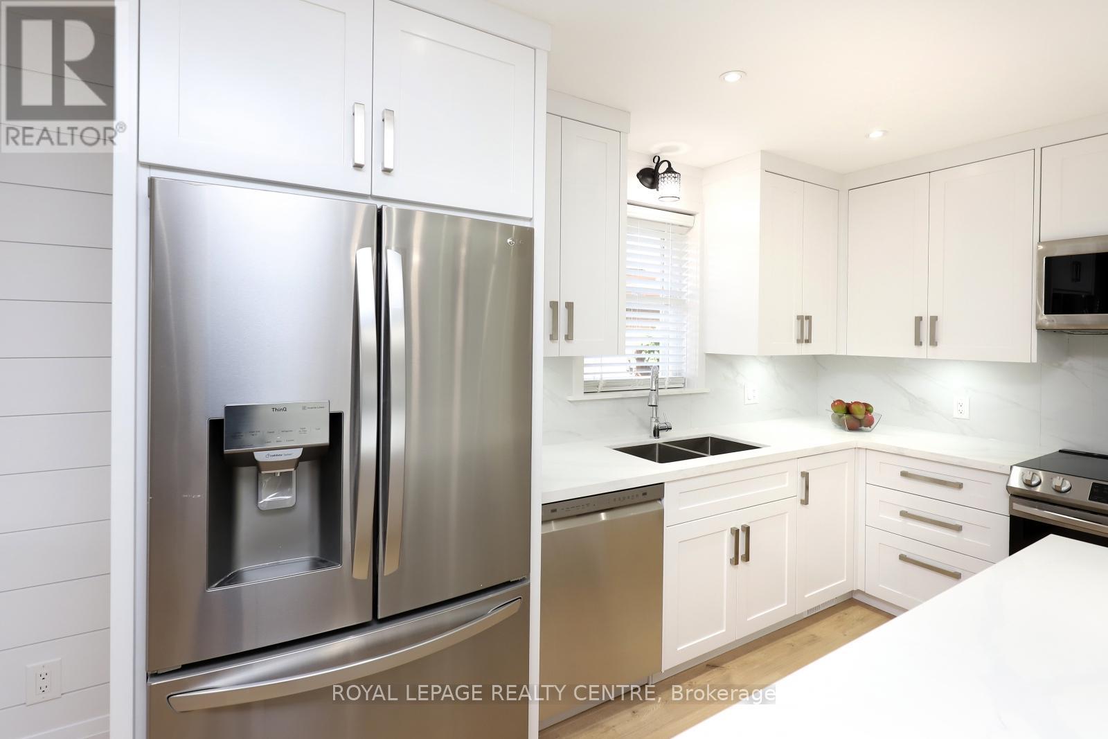 Main Lvl - 55 Flora Drive, Hamilton, Ontario  L8G 3Z7 - Photo 7 - X12738198