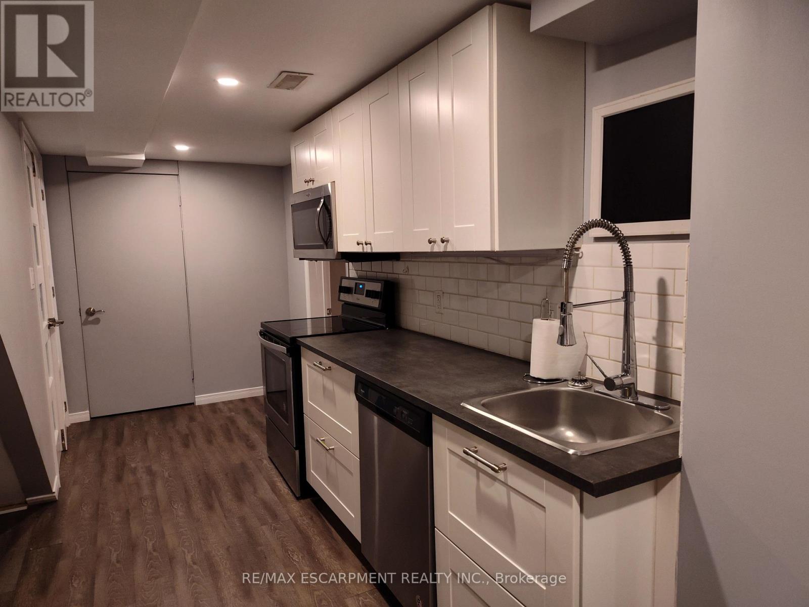 Lower - 88 San Fernando Drive, Hamilton, Ontario  L9C 2C2 - Photo 6 - X12674534