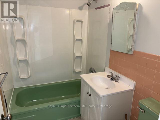 122-126 Mcintyre Street E, North Bay, Ontario  P1B 1C4 - Photo 26 - X12738352