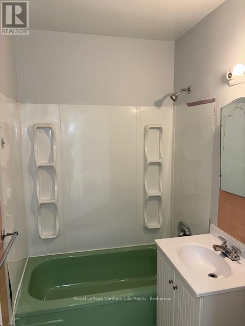 122-126 Mcintyre Street E, North Bay, Ontario  P1B 1C4 - Photo 27 - X12738352