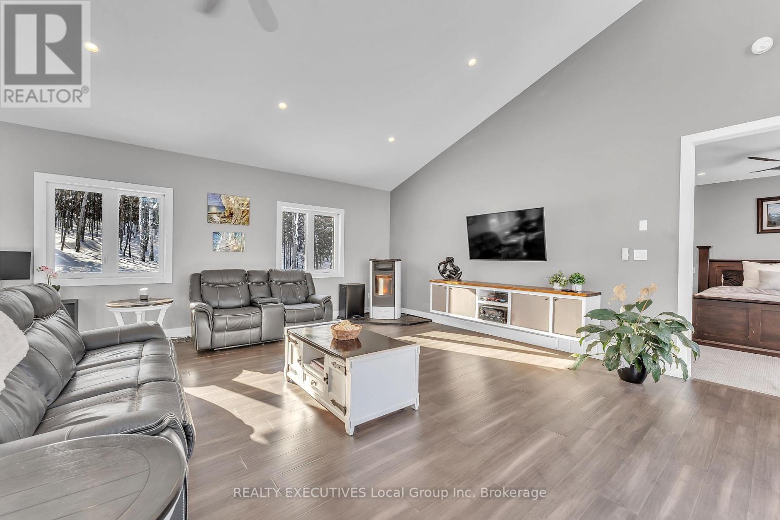 1070 Four Mile Lake Road, North Bay, Ontario  P1B 8G2 - Photo 11 - X12738388