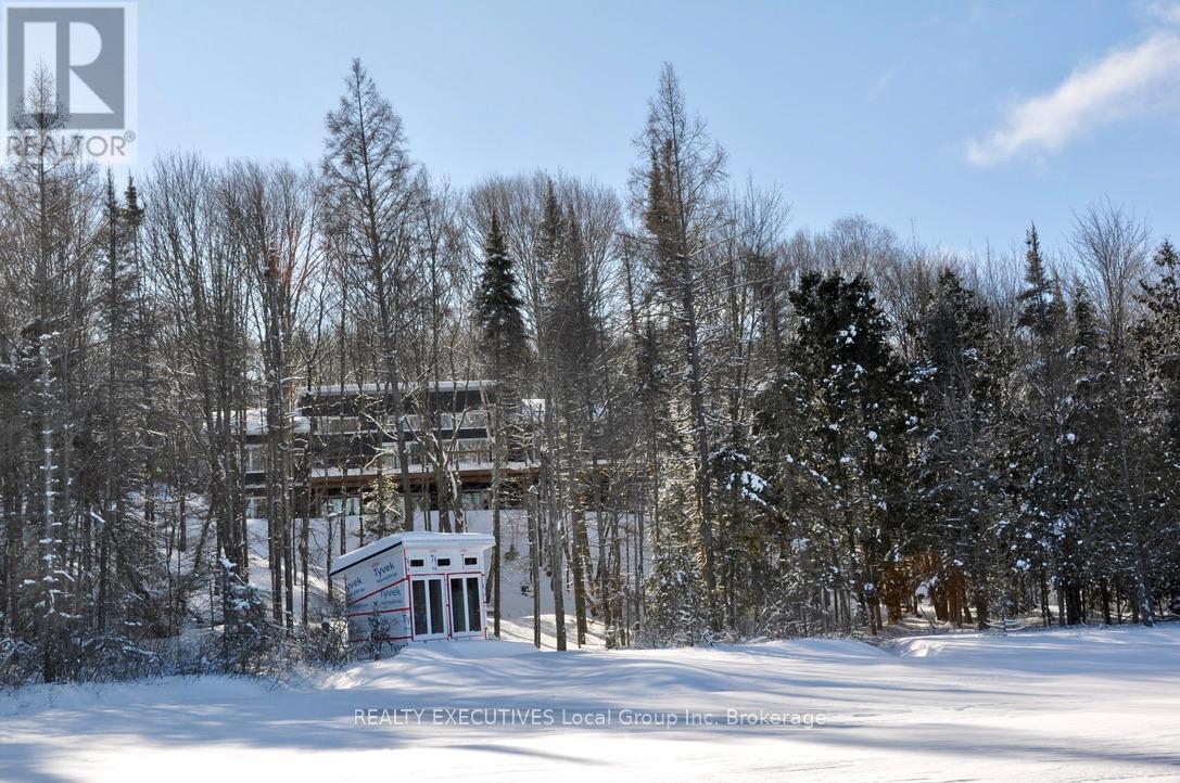 1070 Four Mile Lake Road, North Bay, Ontario  P1B 8G2 - Photo 49 - X12738388