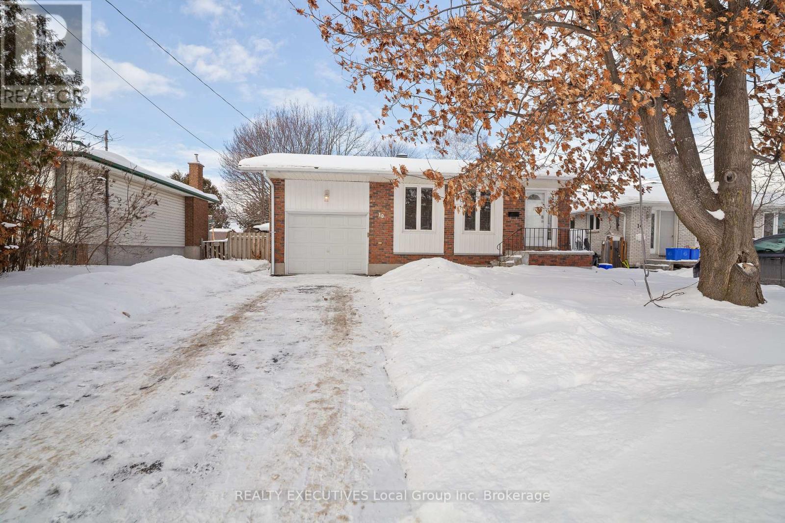 10 Manitou Street, North Bay, Ontario  P1A 1P4 - Photo 1 - X12738448