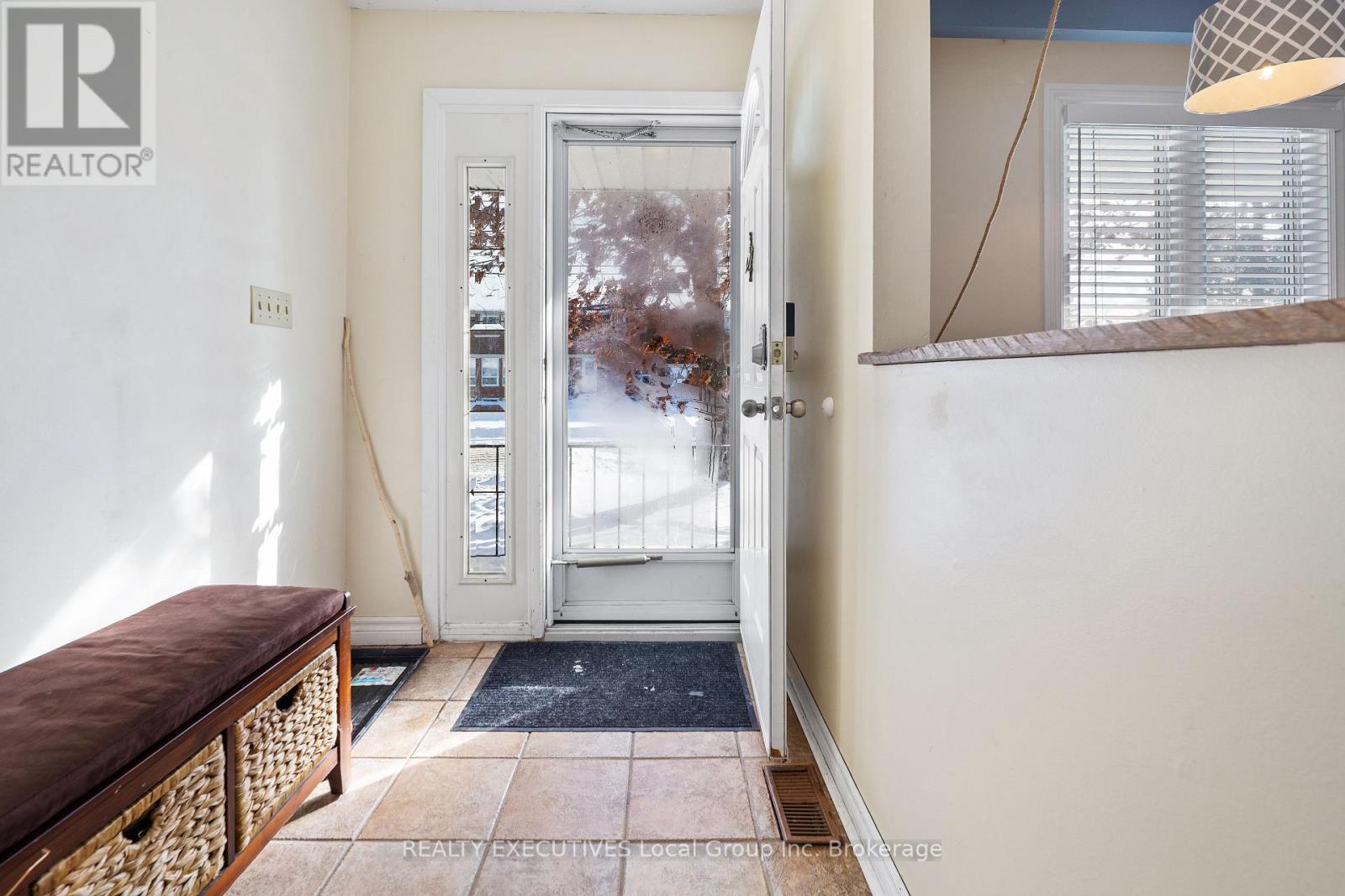 10 Manitou Street, North Bay, Ontario  P1A 1P4 - Photo 4 - X12738448