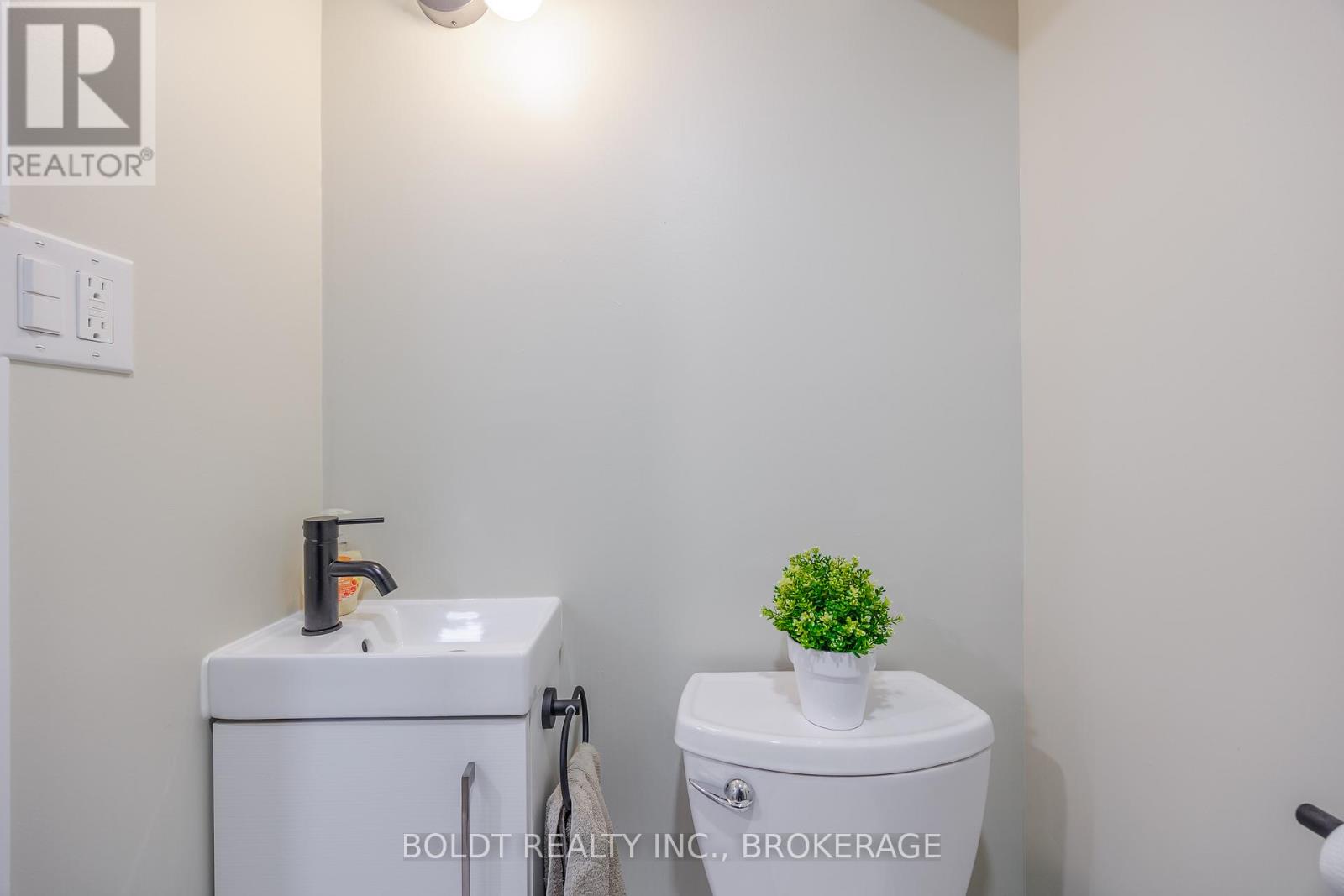 12 Princess Street, St. Catharines, Ontario  L2P 2P9 - Photo 22 - X12738498