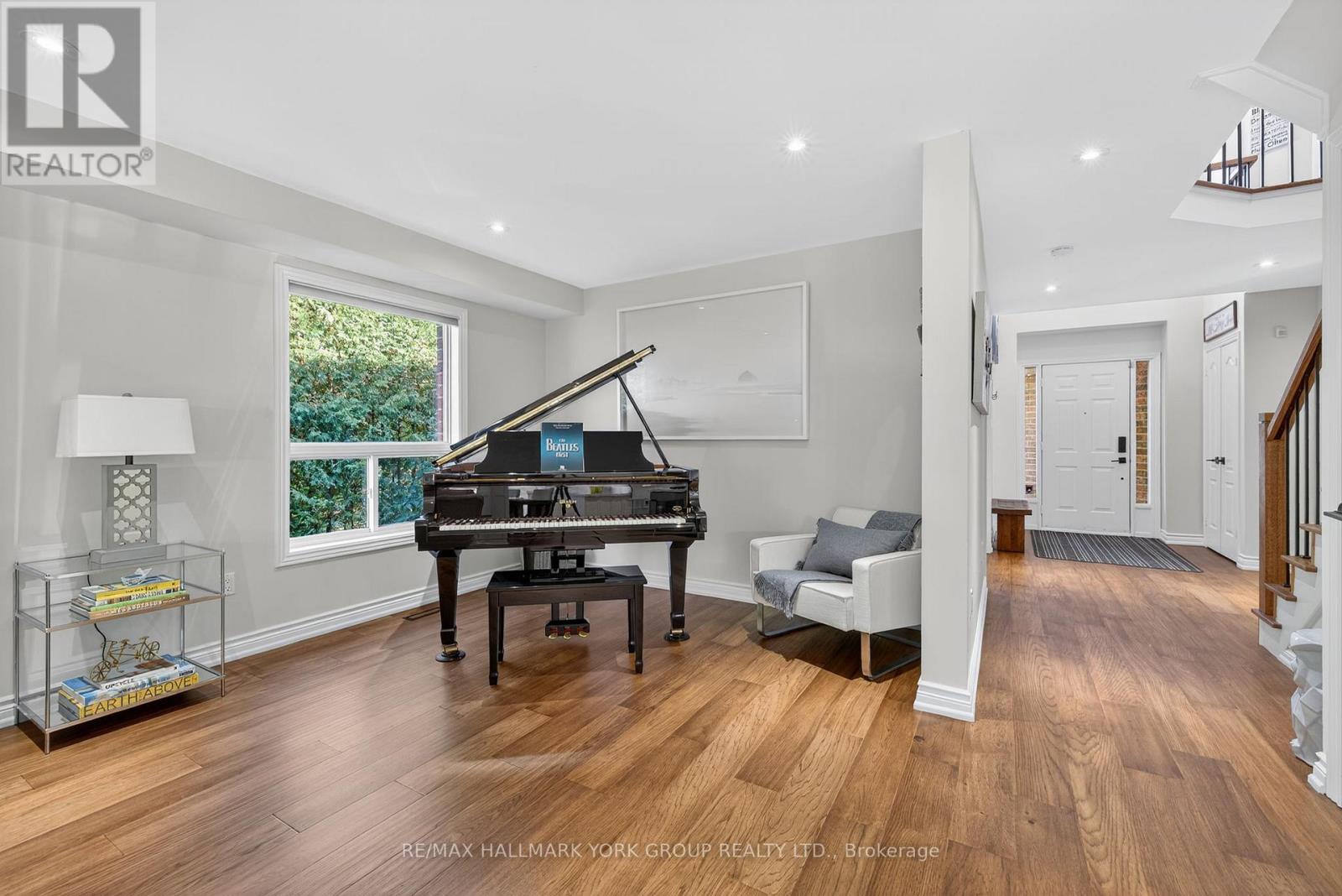 341 Gaston Place, Newmarket, Ontario  L3Y 8M4 - Photo 6 - N12737684