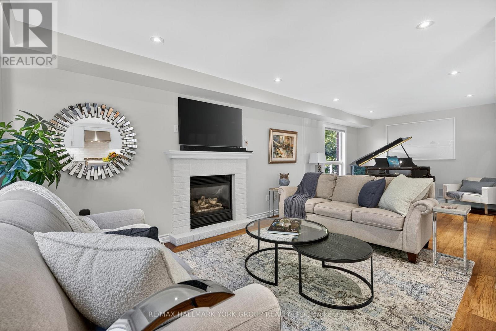 341 Gaston Place, Newmarket, Ontario  L3Y 8M4 - Photo 9 - N12737684