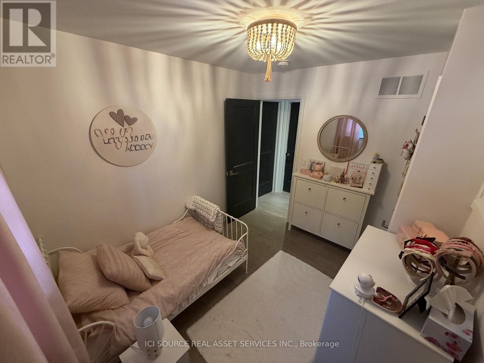 33 Hazelbury Drive, King, Ontario  L0G 1N0 - Photo 8 - N12737974