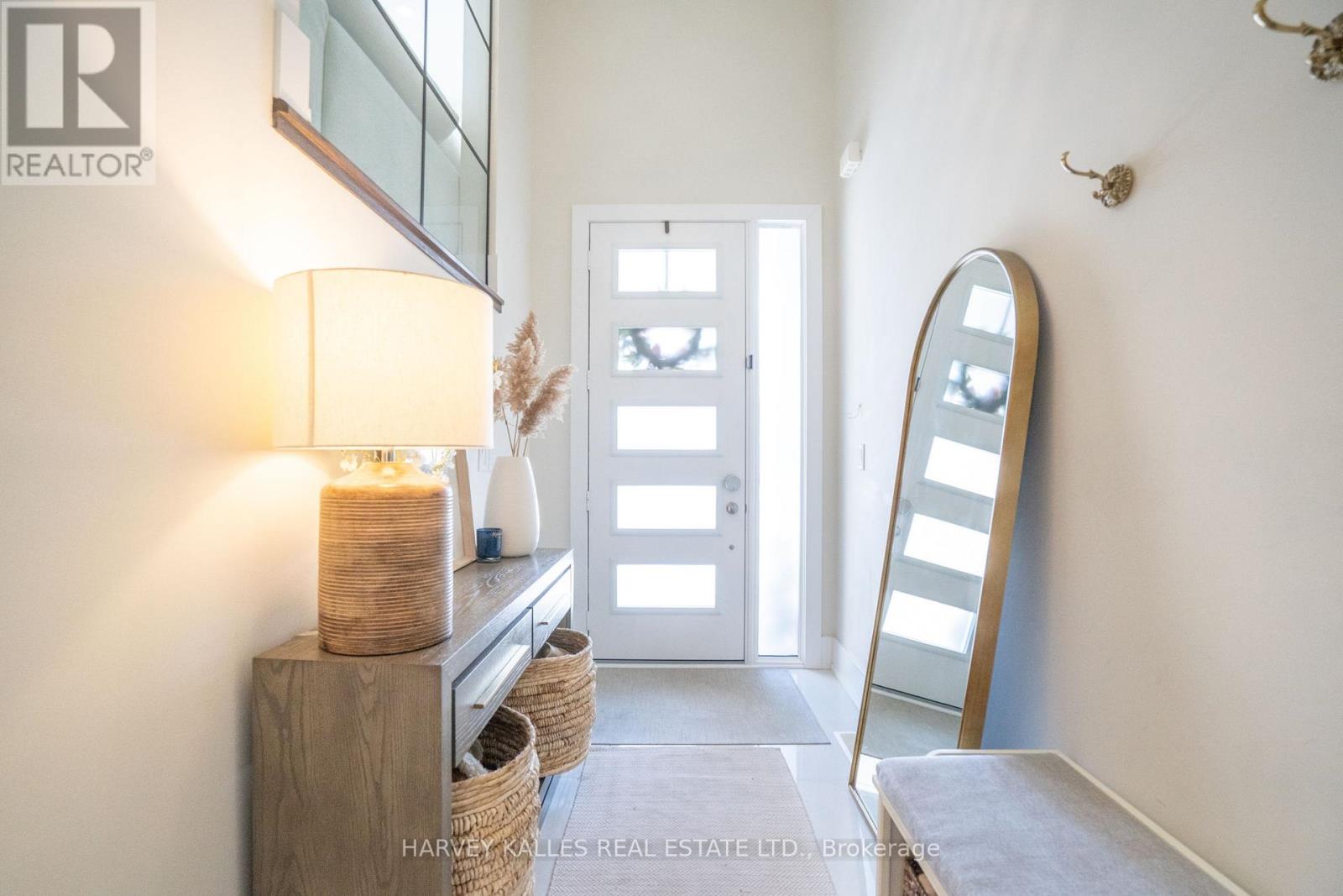 957 Eighth Street, Mississauga, Ontario  L5E 1R6 - Photo 15 - W12736306