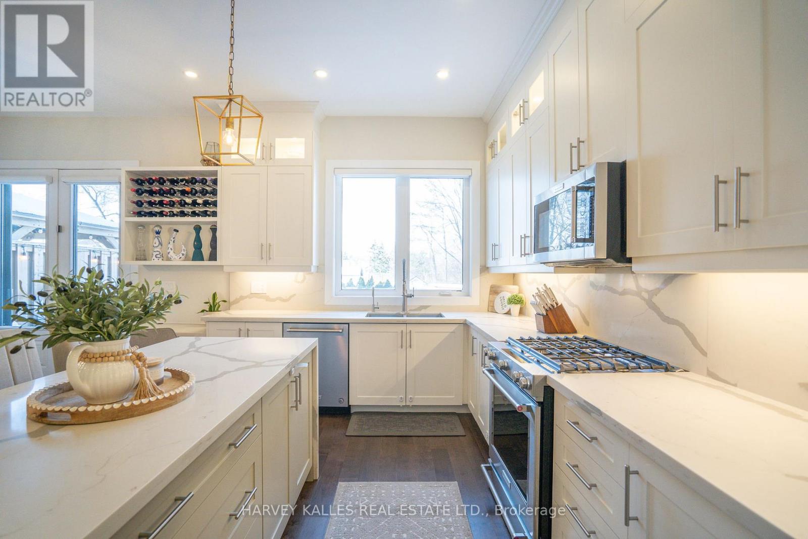 957 Eighth Street, Mississauga, Ontario  L5E 1R6 - Photo 13 - W12736306