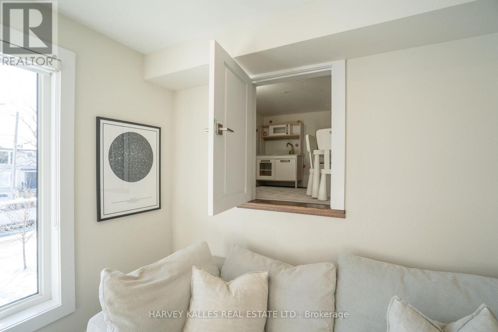 957 Eighth Street, Mississauga, Ontario  L5E 1R6 - Photo 21 - W12736306