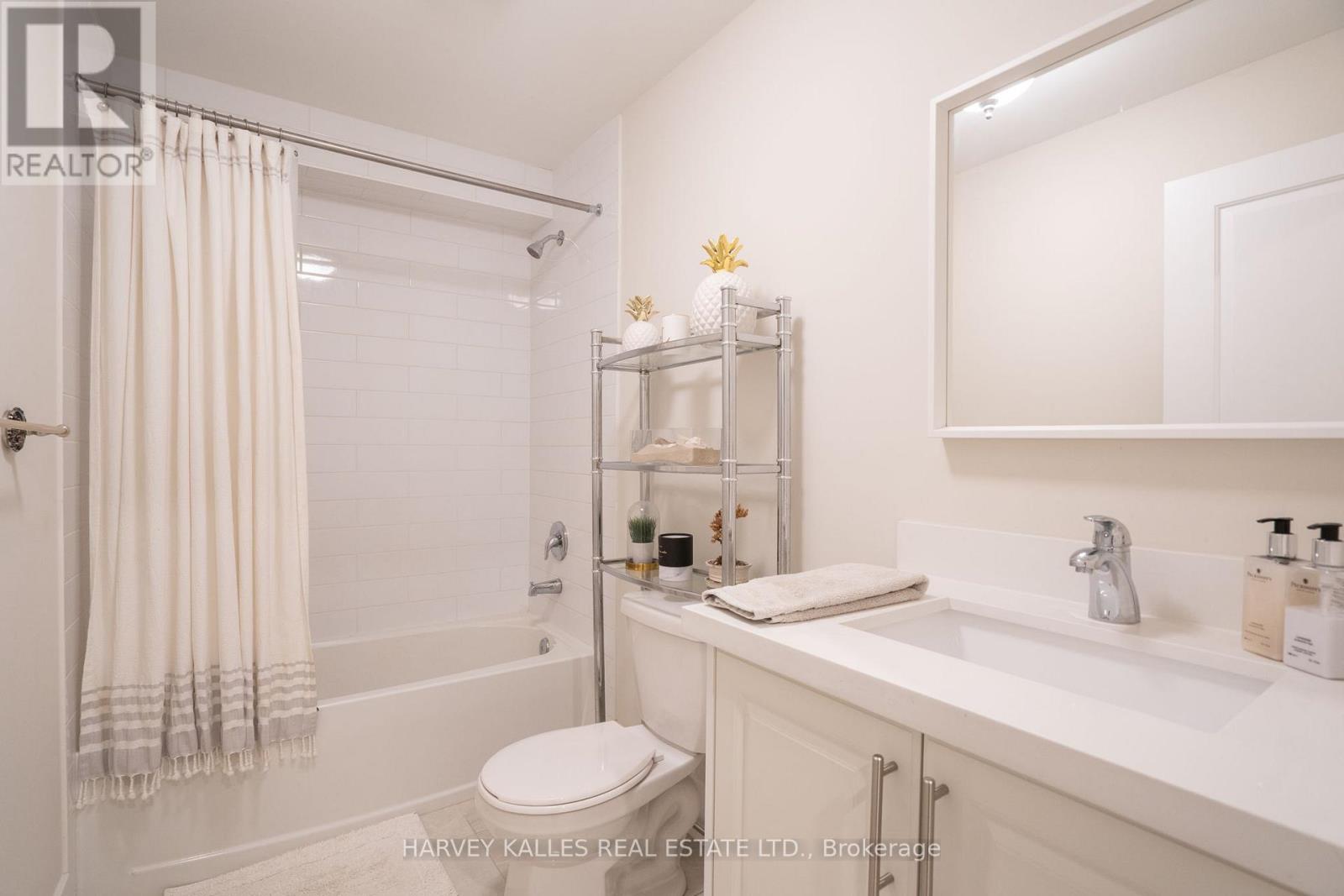 957 Eighth Street, Mississauga, Ontario  L5E 1R6 - Photo 41 - W12736306