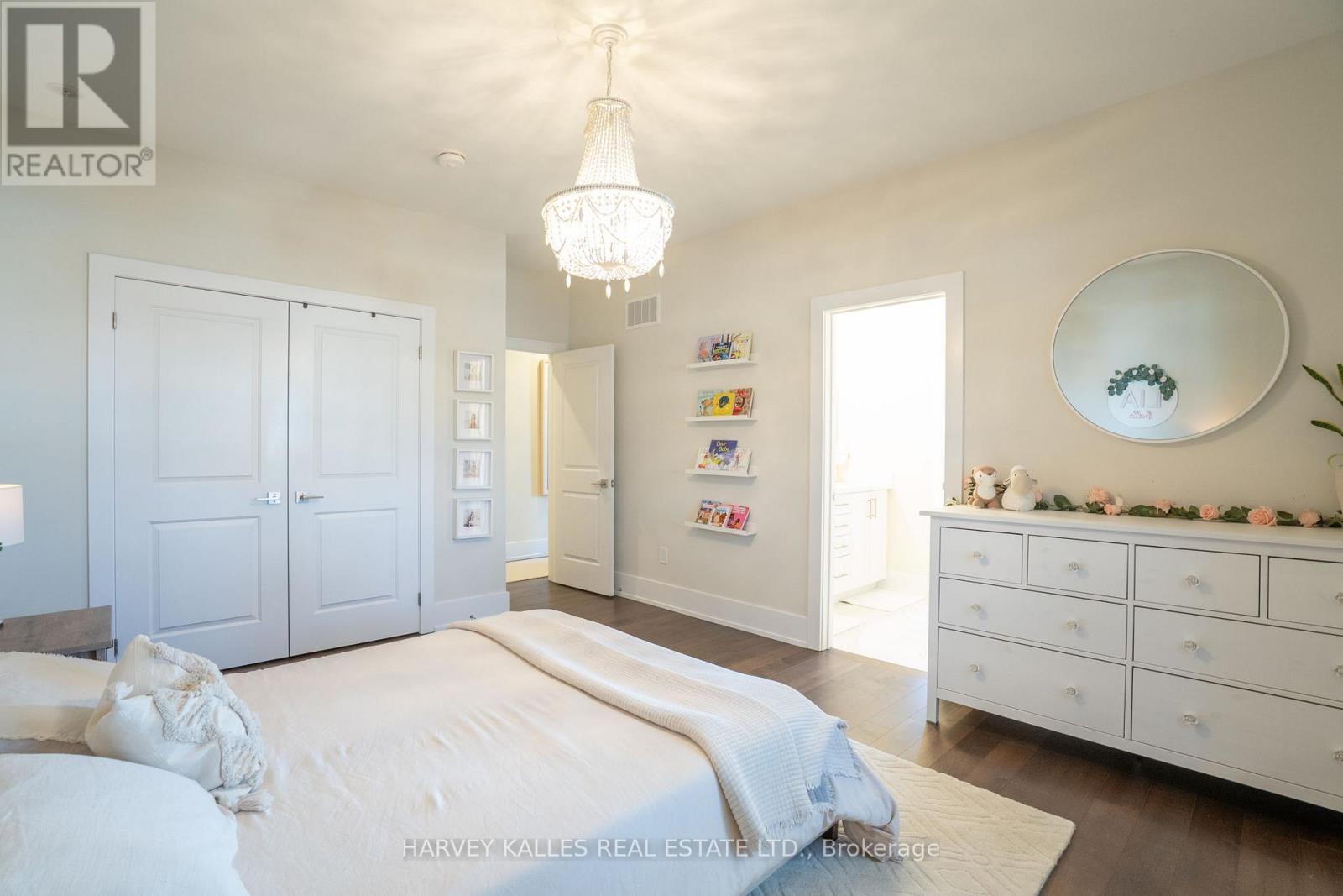 957 Eighth Street, Mississauga, Ontario  L5E 1R6 - Photo 34 - W12736306