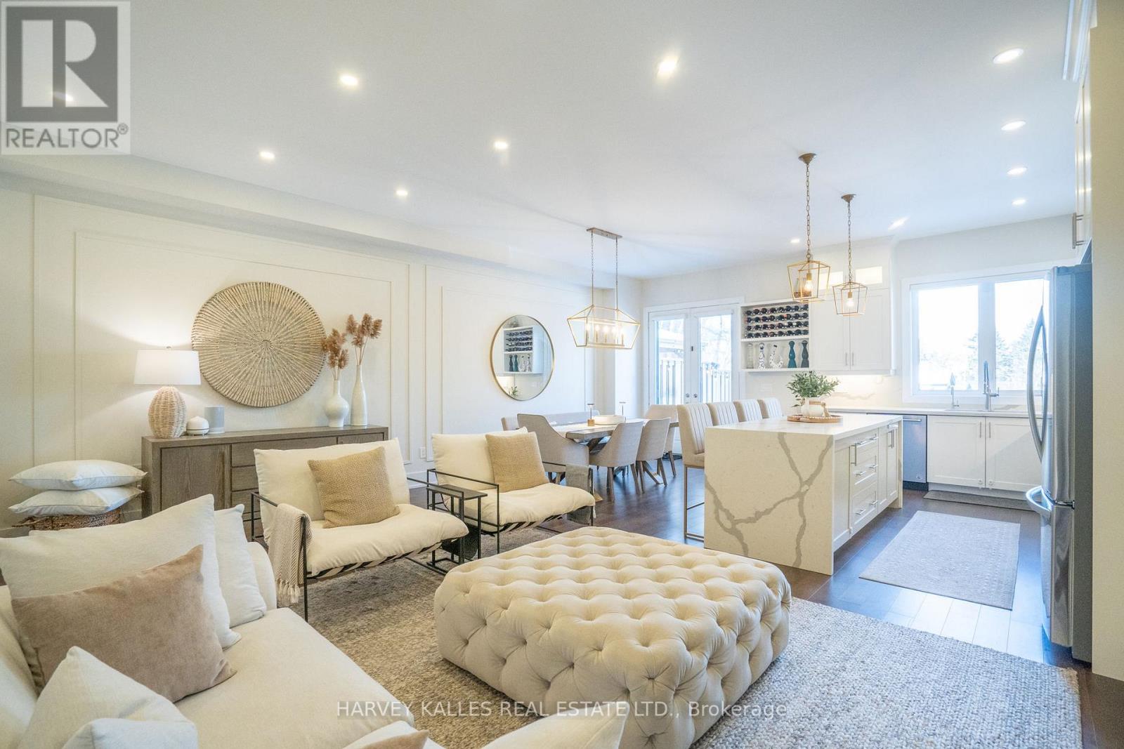 957 Eighth Street, Mississauga, Ontario  L5E 1R6 - Photo 8 - W12736306