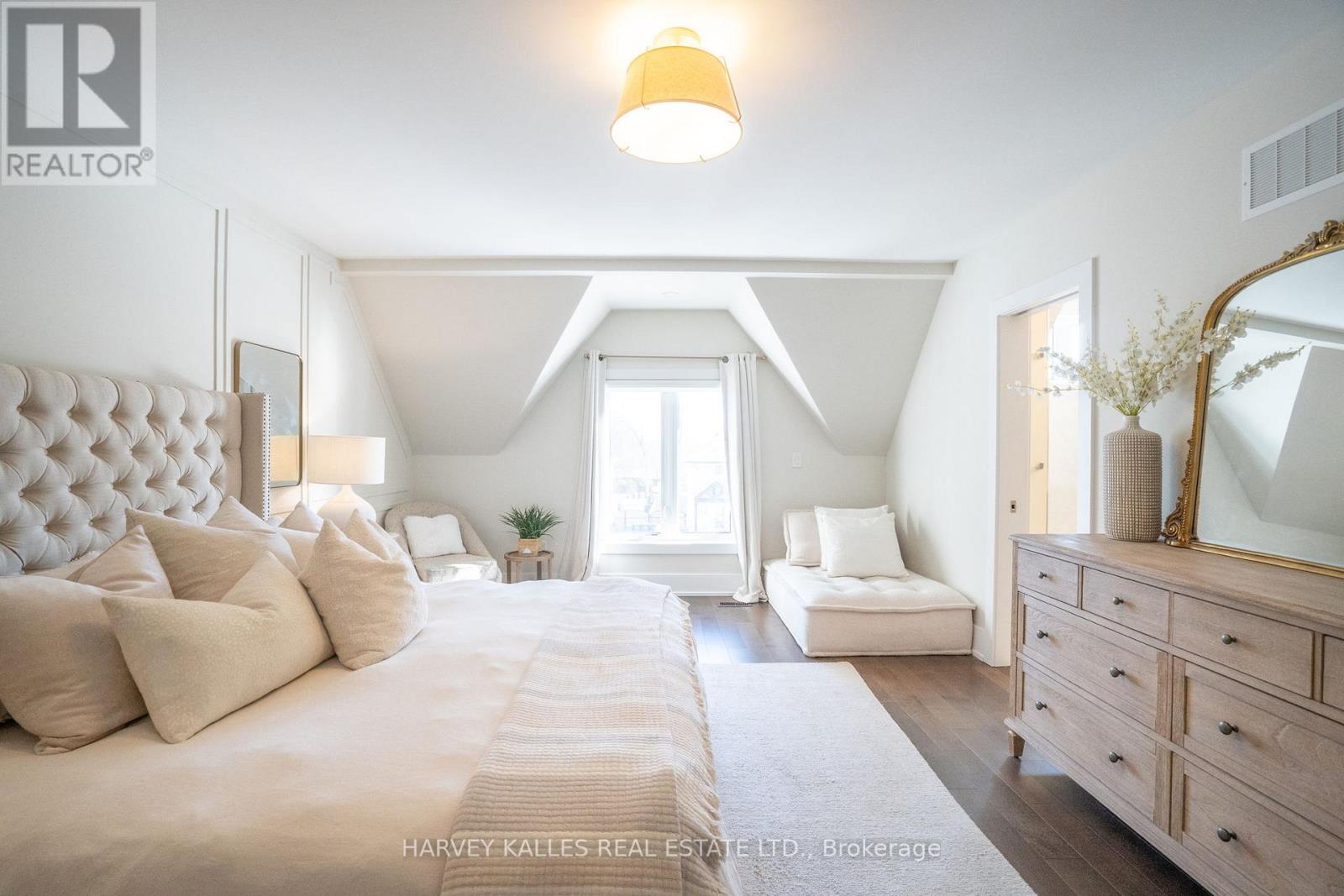 957 Eighth Street, Mississauga, Ontario  L5E 1R6 - Photo 28 - W12736306