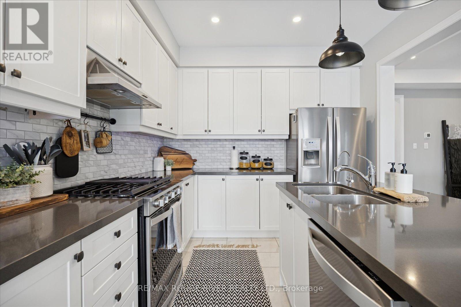 42 Doctor Archer Drive, Scugog, Ontario  L9L 0A9 - Photo 12 - E12738426