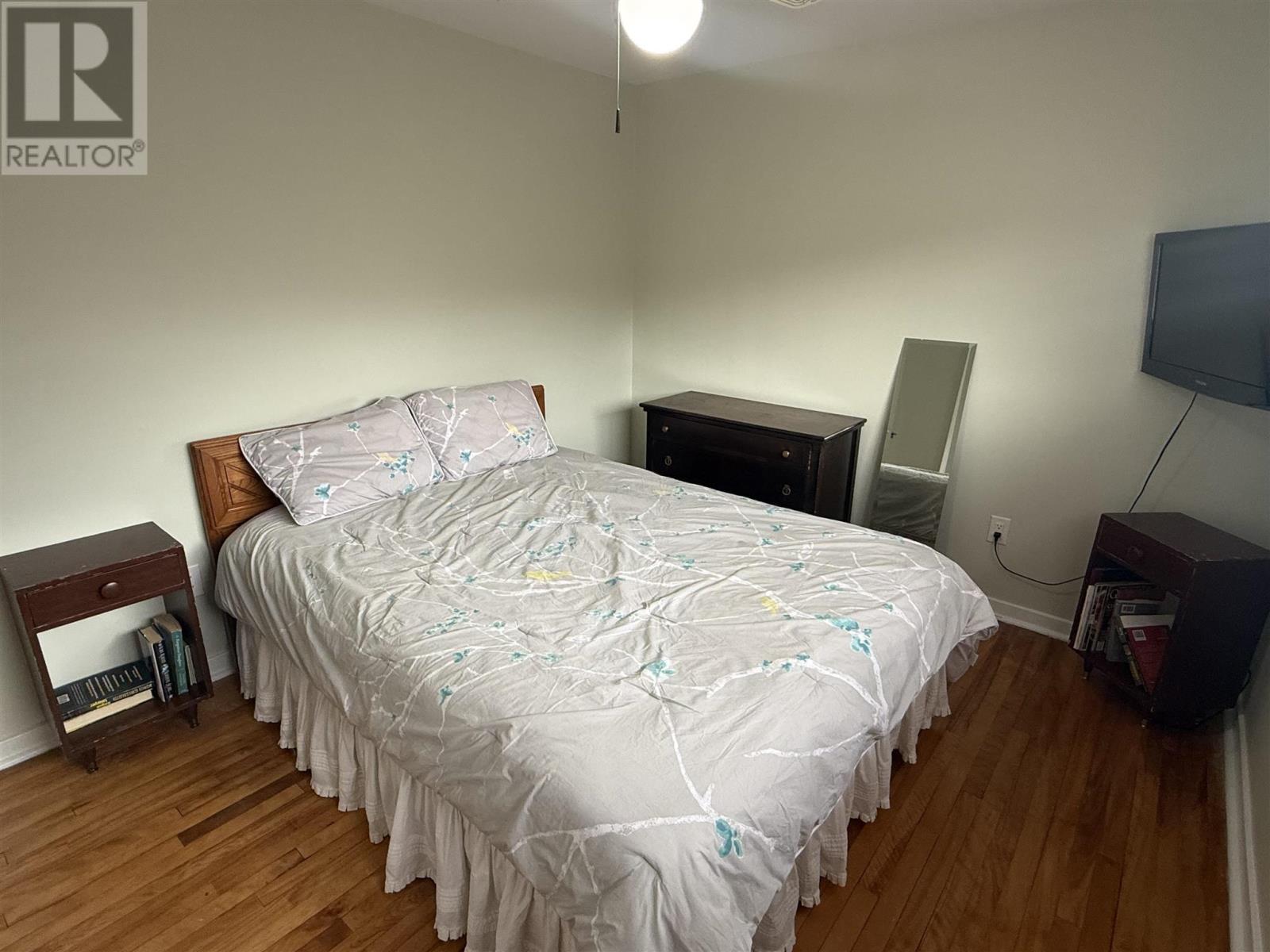 1 Balsam Pl, Elliot Lake, Ontario  P5A 2H4 - Photo 28 - SM253058