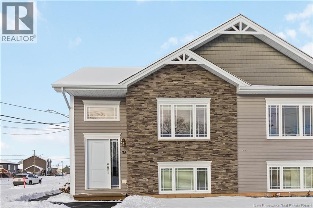 35 Holland Drive, Moncton, New Brunswick  E1G 0X3 - Photo 2 - NB127627