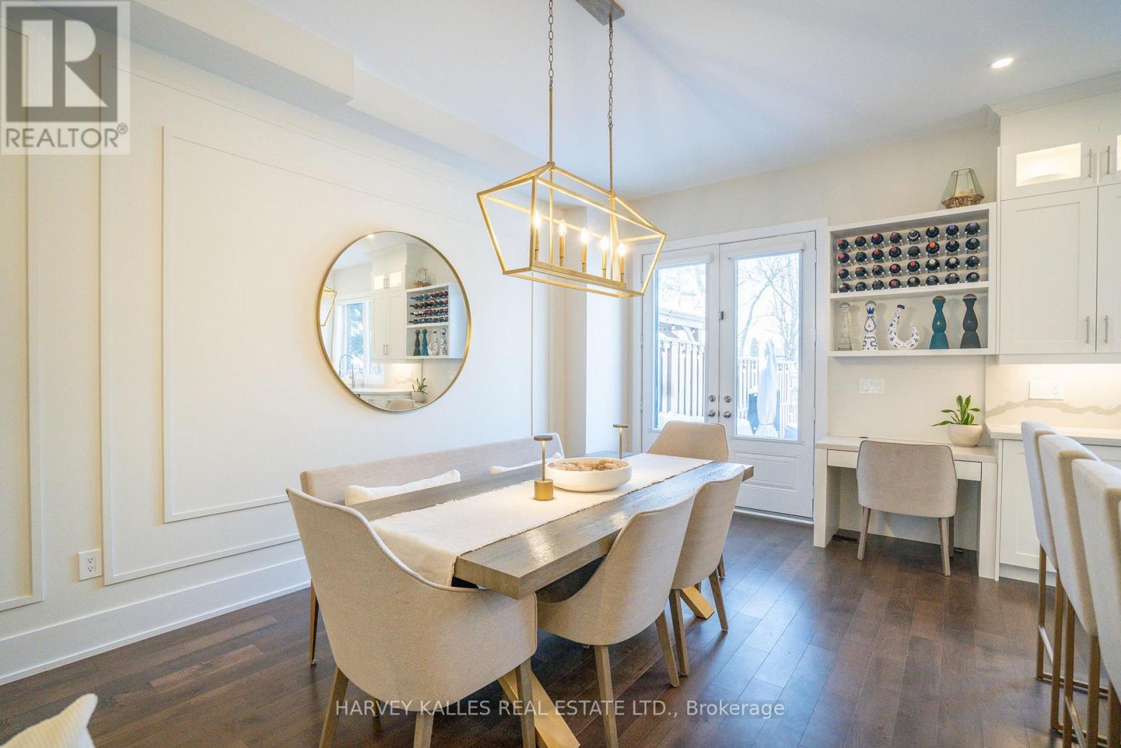 957 Eighth Street, Mississauga, Ontario  L5E 1R6 - Photo 6 - W12736306