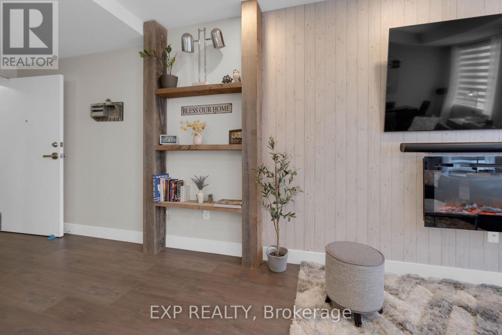 112 - 600 Alex Gardner Circle, Aurora, Ontario  L4G 3G5 - Photo 9 - N12373050