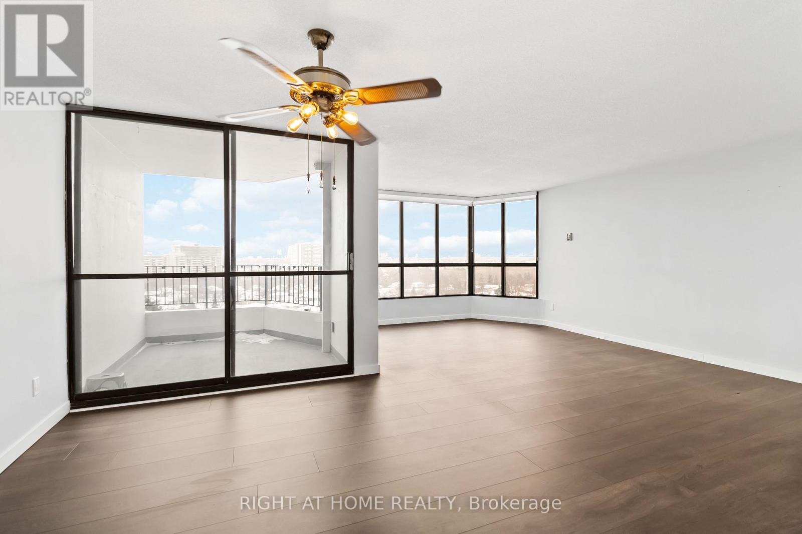 905 - 1333 Bloor Street, Mississauga, Ontario  L4Y 3T6 - Photo 9 - W12686884