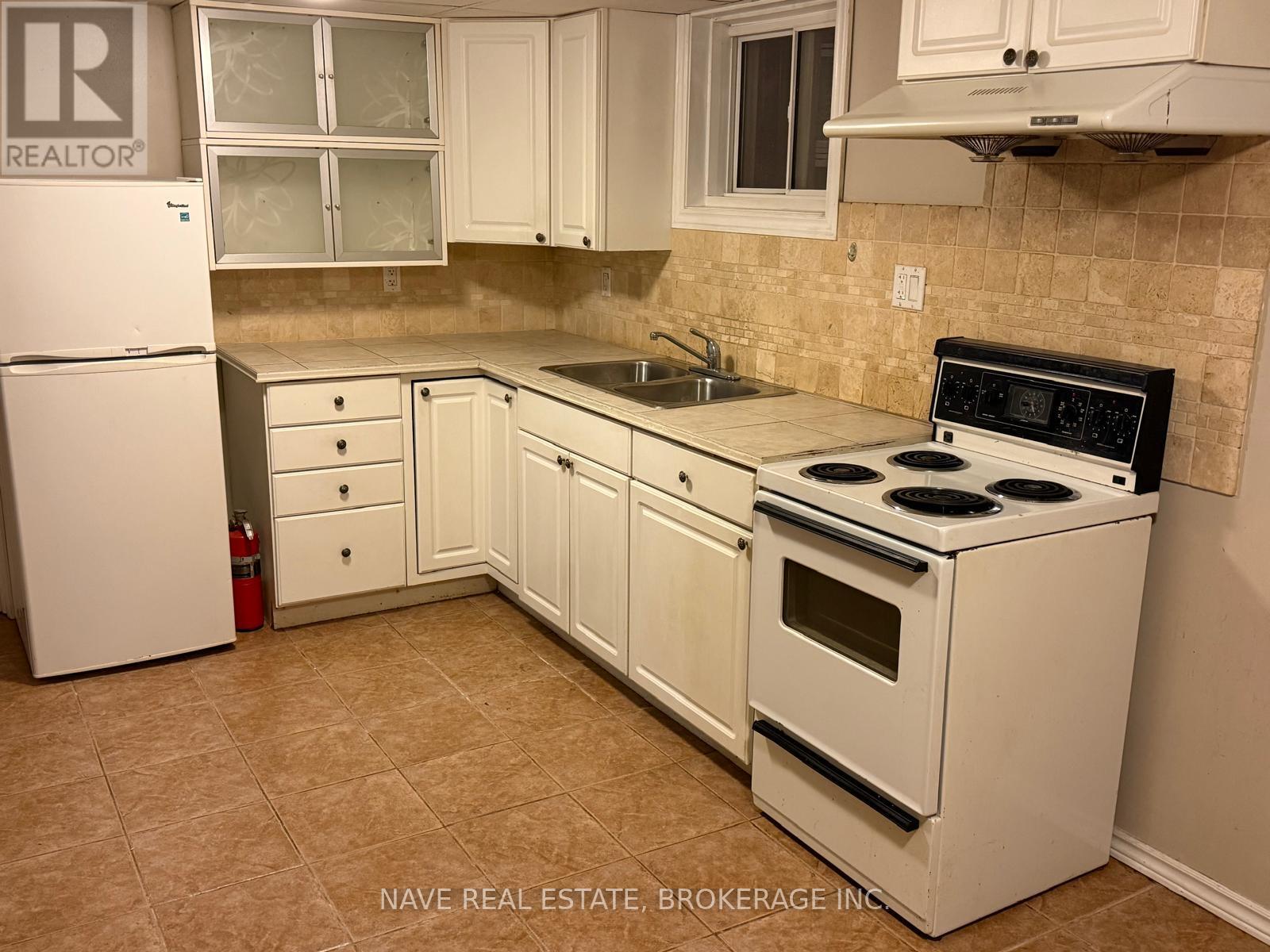 Basement - 19 Westchester Street, Toronto (Brookhaven-Amesbury), Ontario  M6M 2S4 - Photo 4 - W12725724