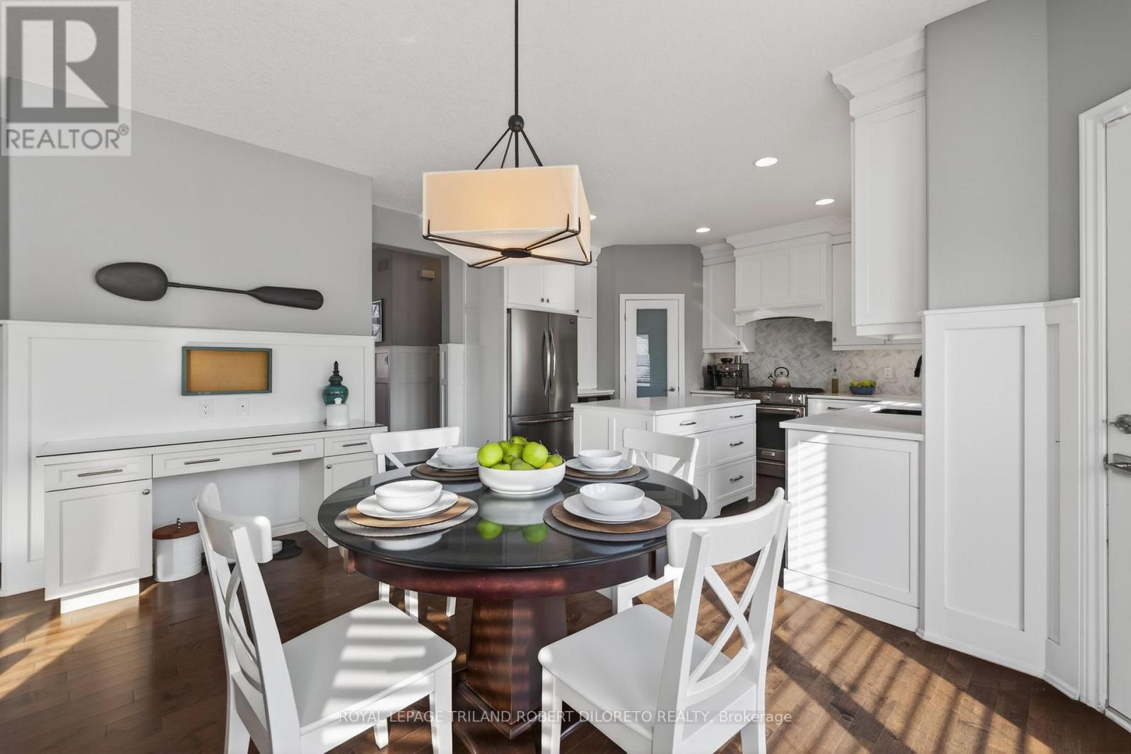 Photo 12 of 49 for 56 Fieldstone Crescent S