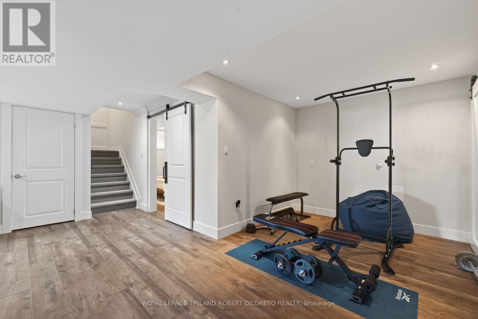 Photo 35 of 49 for 56 Fieldstone Crescent S