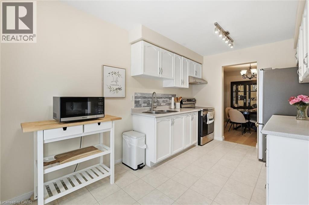 38 Grindstone Way, Waterdown, Ontario  L9H 7B7 - Photo 14 - 40800439