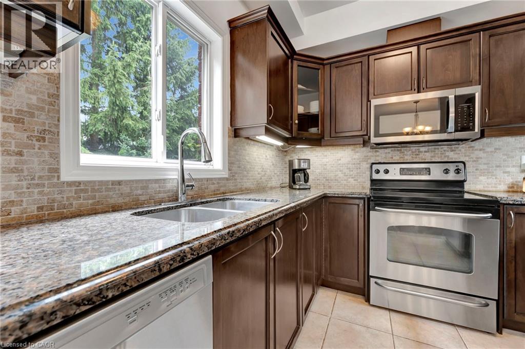 400 Stonehenge Drive Unit# 21, Ancaster, Ontario  L9K 0A2 - Photo 13 - 40798665