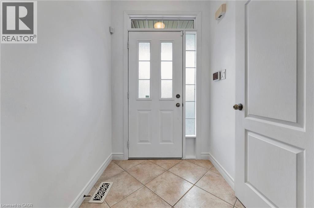 400 Stonehenge Drive Unit# 21, Ancaster, Ontario  L9K 0A2 - Photo 3 - 40798665