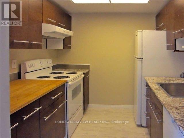 2013 - 7 Bishop Avenue, Toronto, Ontario  M2M 4J4 - Photo 3 - C12738362