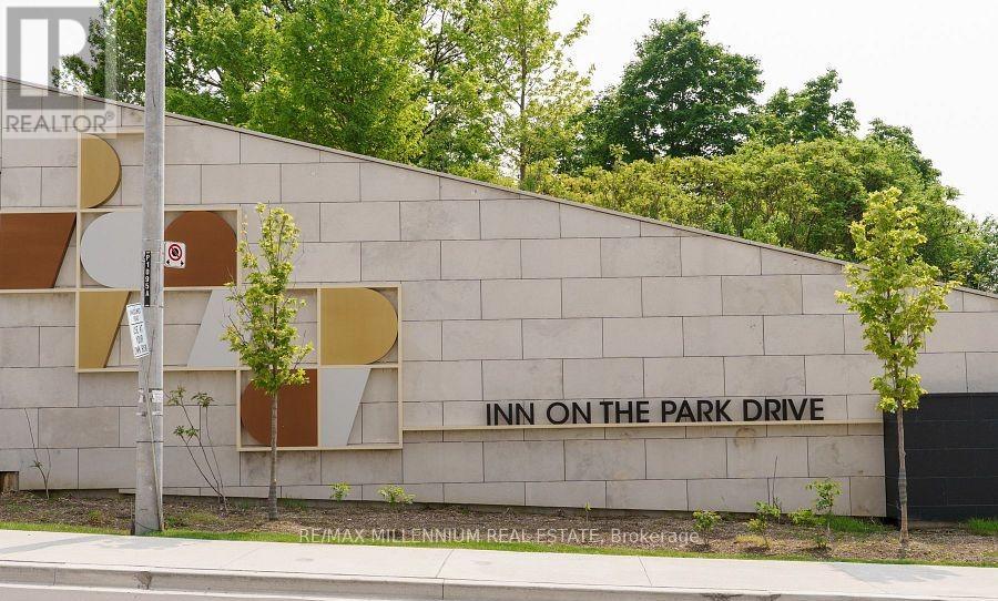 2006 - 10 Inn On The Park Drive, Toronto, Ontario  M3C 0P9 - Photo 2 - C12738368