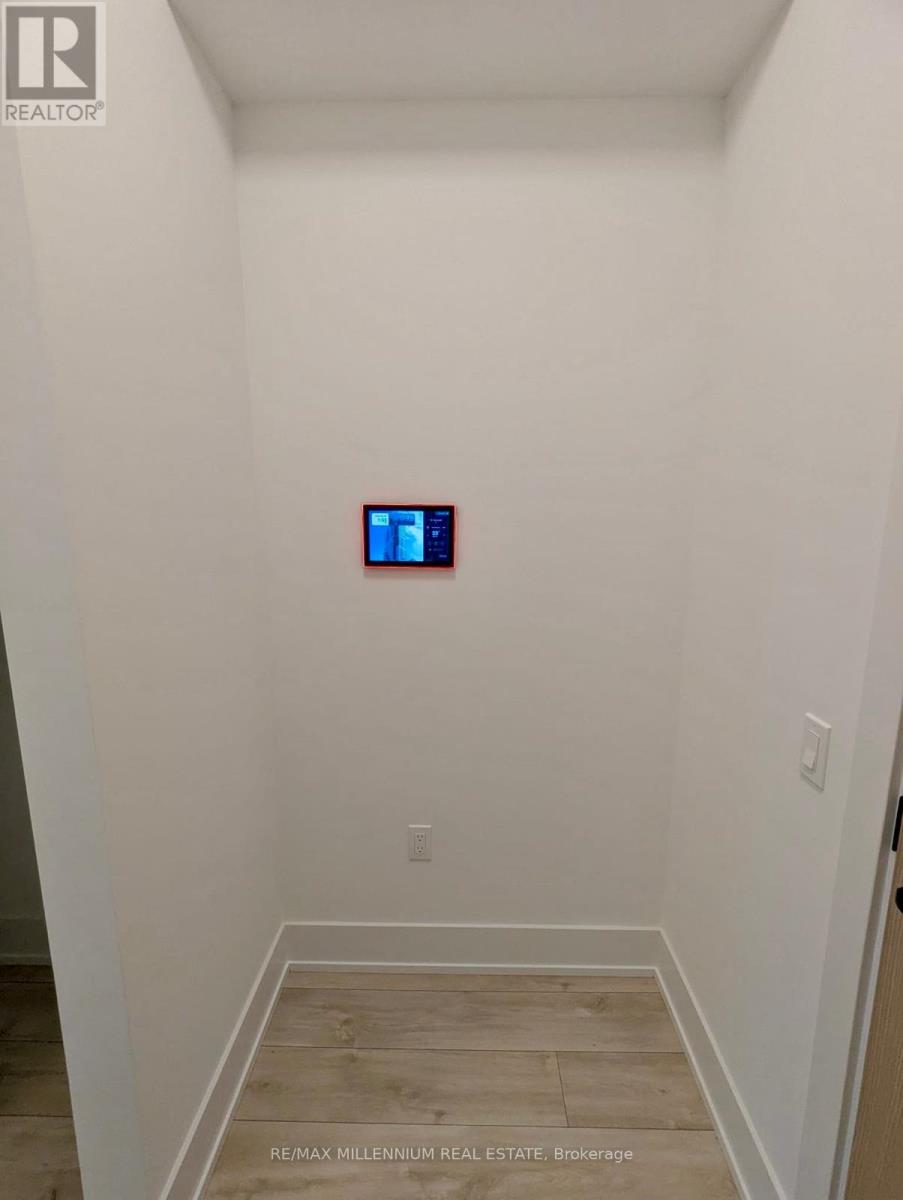 2006 - 10 Inn On The Park Drive, Toronto, Ontario  M3C 0P9 - Photo 7 - C12738368