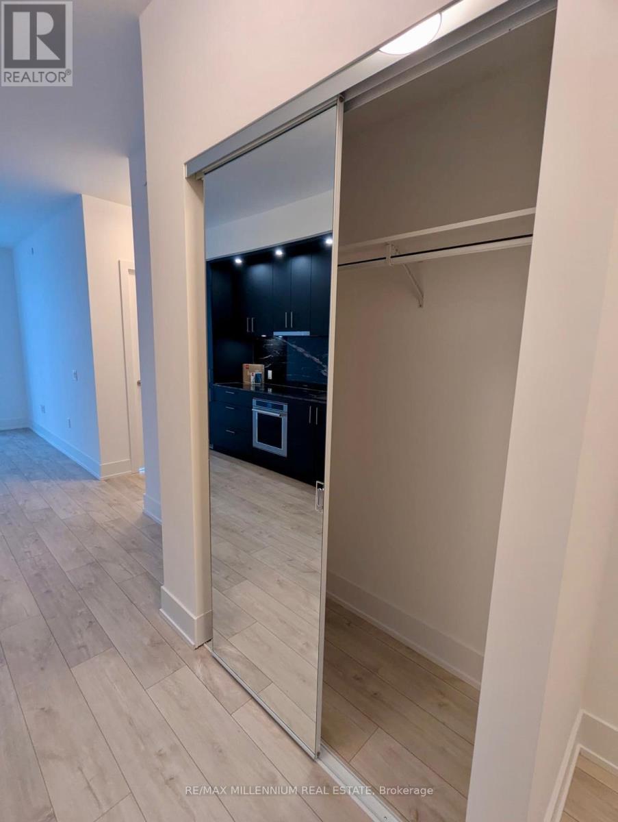 2006 - 10 Inn On The Park Drive, Toronto, Ontario  M3C 0P9 - Photo 8 - C12738400